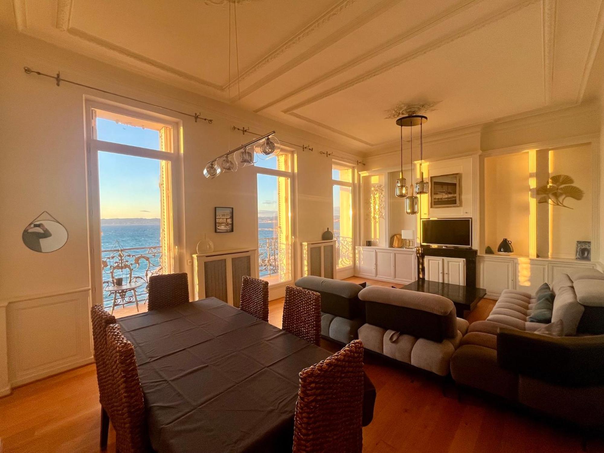 Appartement Sur La Corniche Kennedy Face A La Mer Marsilya Dış mekan fotoğraf