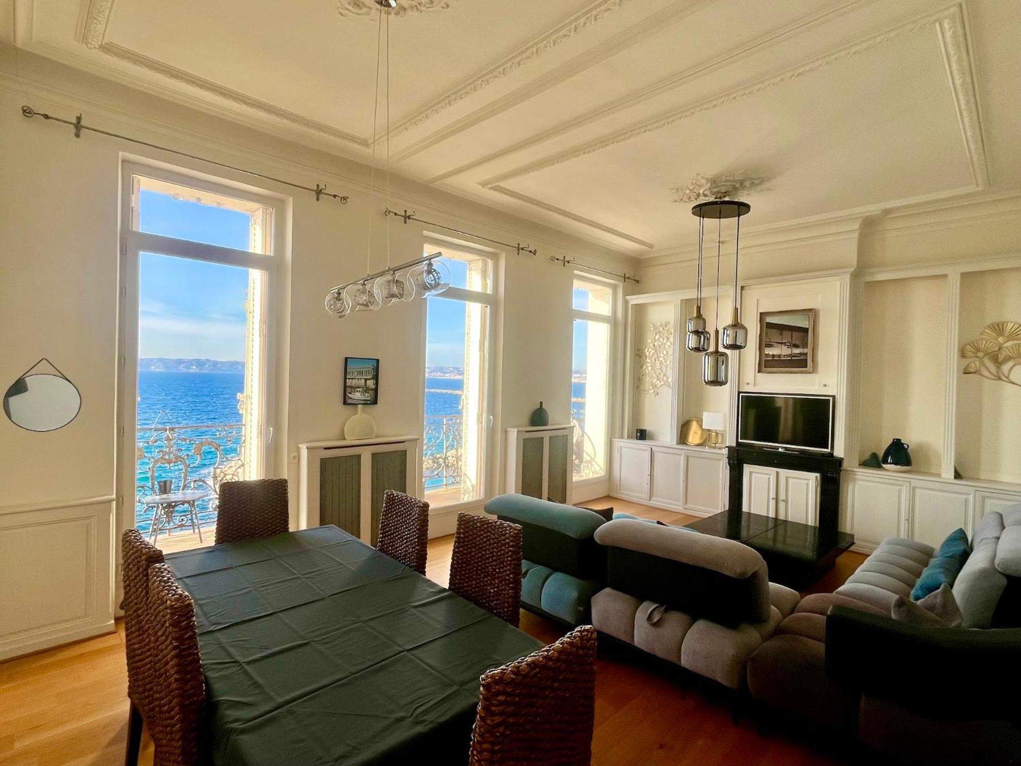 Appartement Sur La Corniche Kennedy Face A La Mer Marsilya Dış mekan fotoğraf